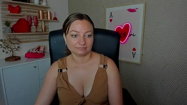 angelaSamt online show from June 25, 2026, 5:34 am