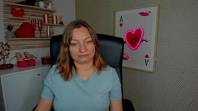 angelaSamt online show from July 7, 2026, 6:47 am
