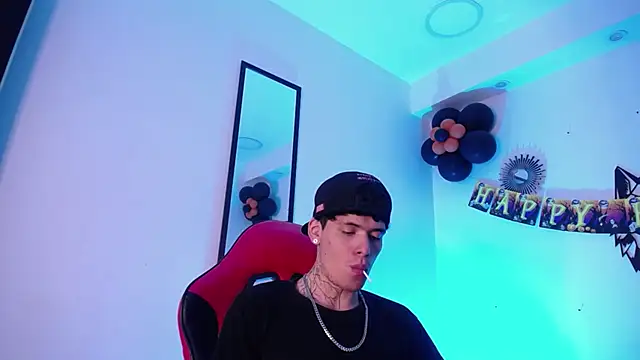 Anhonymus  online show from October 22, 2025, 4:02 am