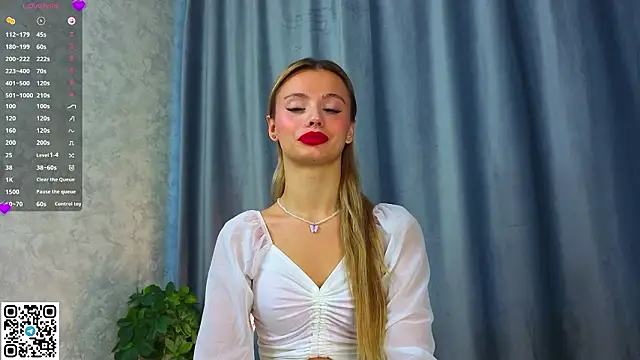 Snapshot of NaughtySeraphine chatting on March 3, 2026, 5:02 am NaughtySeraphine online show from March 3, 2026, 5:02 am