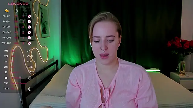 Alice Cire online show from December 3, 2025, 2:04 pm