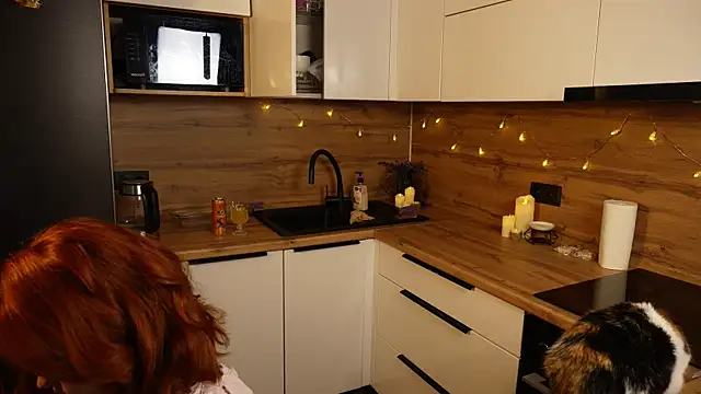 eliz gallen online show from November 13, 2025, 6:51 pm