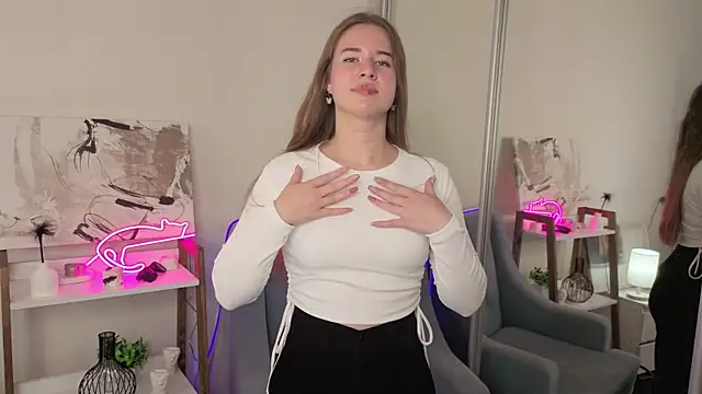 JenLottie online show from September 9, 2025, 1:43 pm