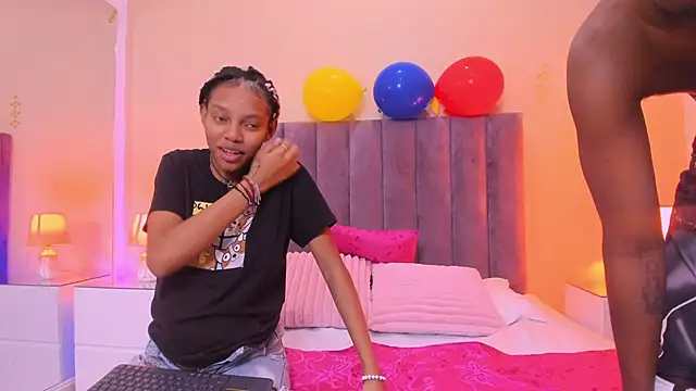 Kiaraa y Her Crazy online show from June 19, 2026, 4:17 am