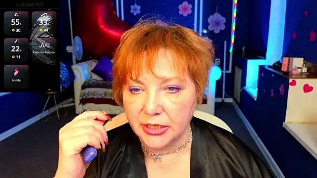 Kira Kenett online show from April 4, 2026, 3:53 pm