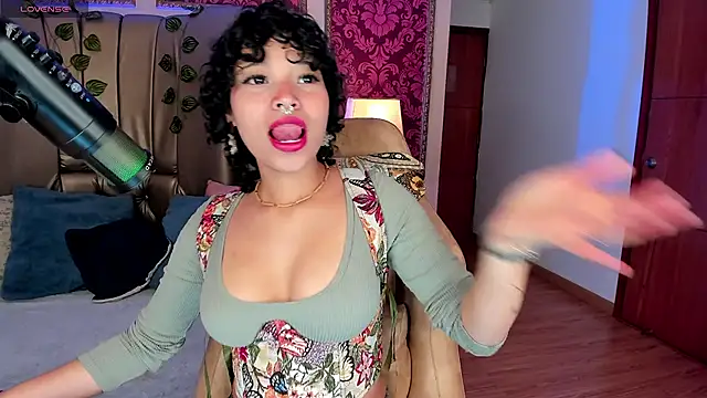 DaniCollinn  online show from February 11, 2026, 12:54 pm