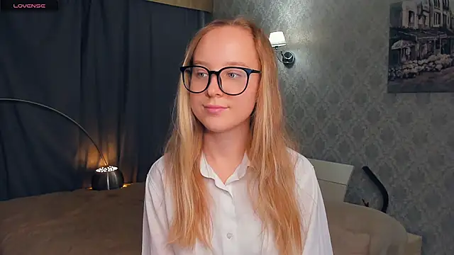 SoonMoor online show from October 27, 2025, 7:07 pm