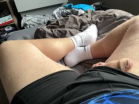 NathNaughtyy online show from May 18, 2026, 3:40 pm