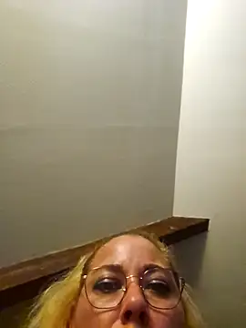 misscokine666 online show from October 3, 2025, 6:27 pm