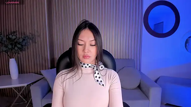 AnnaHoffman  online show from October 17, 2025, 7:16 pm