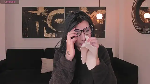 LaurentConnor online show from January 9, 2026, 2:36 am