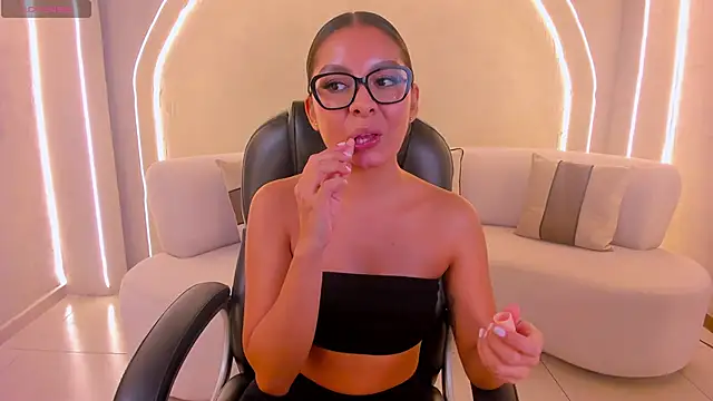 NinaBlum online show from October 16, 2025, 3:29 am