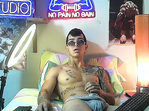 Strongcockfitness online show from October 23, 2025, 4:06 pm