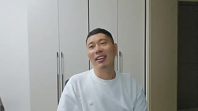 Snapshot of Buryerry-B chatting on September 18, 2025, 12:40 pm Buryerry-B online show from September 18, 2025, 12:40 pm