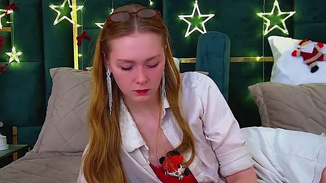 AgataFoxley online show from December 4, 2025, 6:16 pm