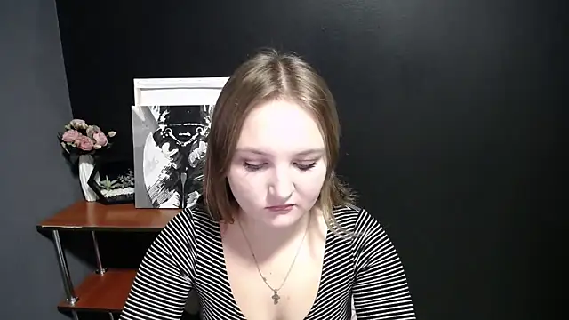 Mystic nikole online show from September 26, 2025, 1:04 pm