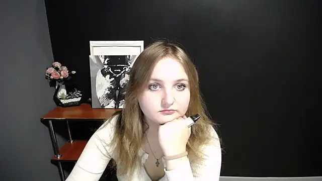 Mystic nikole online show from October 9, 2025, 12:58 pm