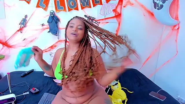 Hill Brownie online show from October 30, 2025, 1:01 pm