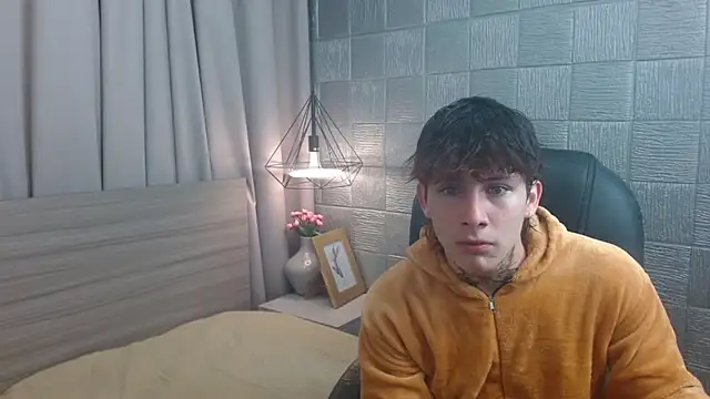 Iantwink18 online show from September 11, 2025, 4:23 am