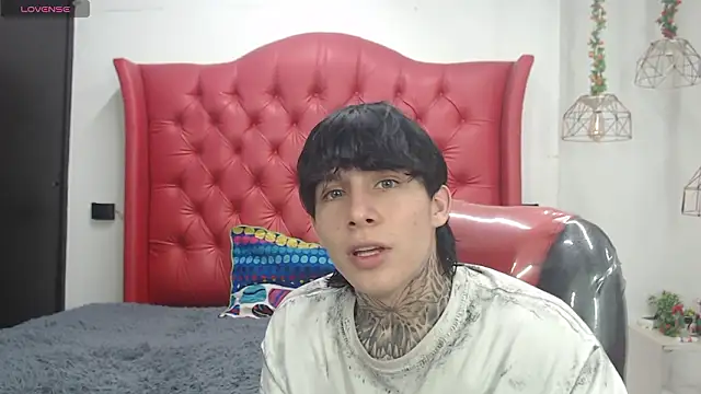 Iantwink18 online show from March 26, 2026, 8:47 pm