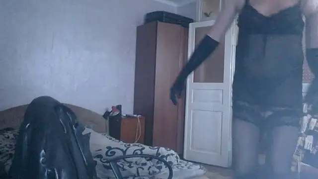 Snapshot of NiraFrost chatting on February 26, 2026, 7:18 am NiraFrost online show from February 26, 2026, 7:18 am