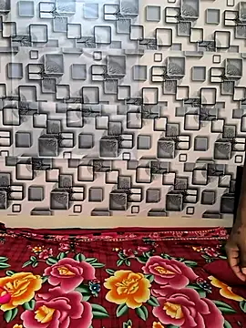 Family02 online show from November 13, 2025, 5:23 pm