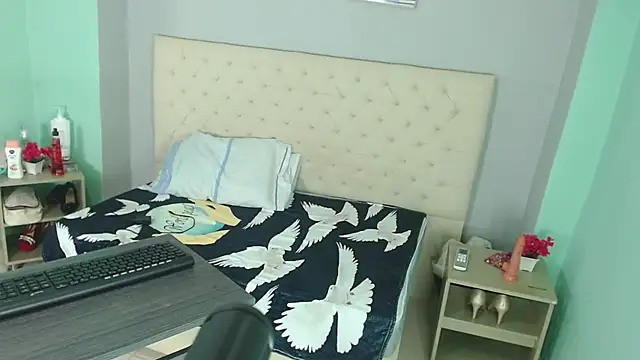 salome aguilar online show from September 27, 2025, 12:32 pm