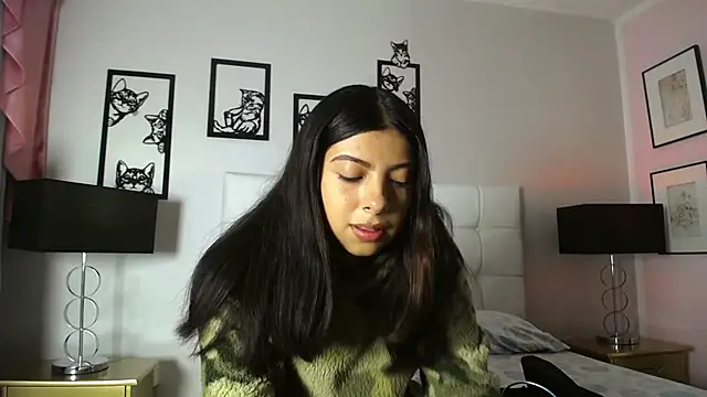 Maia Reficco online show from October 28, 2025, 12:30 pm