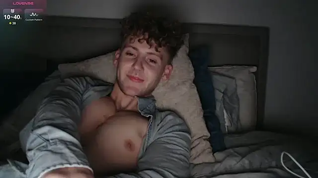 DominantAlex18 online show from April 15, 2026, 1:12 am