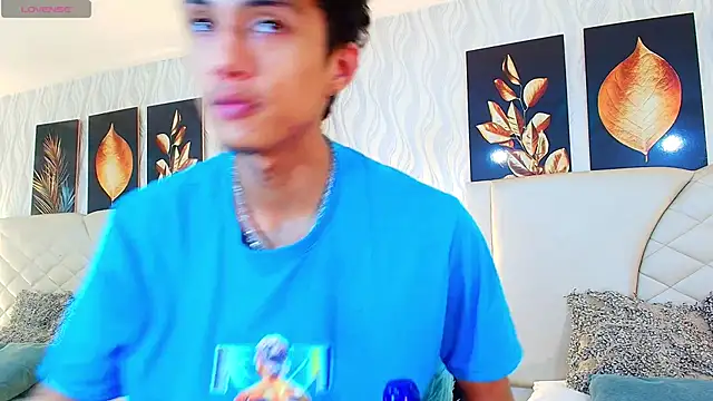 Snapshot of Lean_Portman chatting on October 24, 2025, 8:38 pm Lean Portman online show from October 24, 2025, 8:38 pm