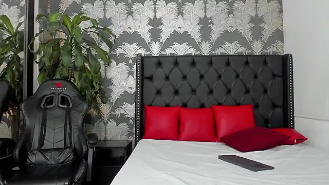 Lean Portman online show from April 8, 2026, 2:28 pm