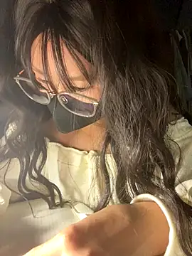 Fin-xinh18 online show from November 4, 2025, 3:33 pm