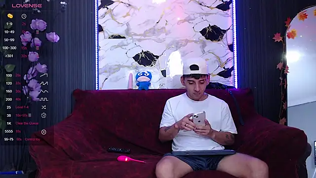 Snapshot of SpicyBoys_X chatting on November 17, 2025, 1:00 am SpicyBoys X online show from November 17, 2025, 1:00 am