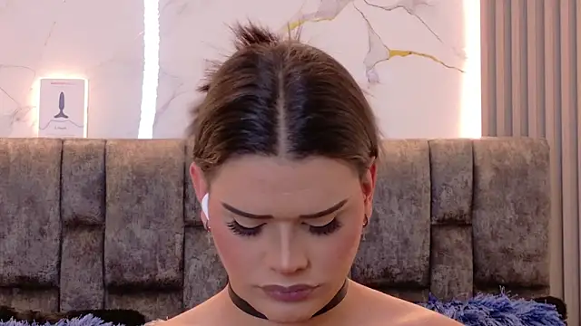 Ava Cristi online show from September 27, 2025, 8:03 pm