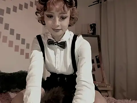Snapshot of Kleo_X chatting on October 22, 2025, 2:45 am Kleo X online show from October 22, 2025, 2:45 am