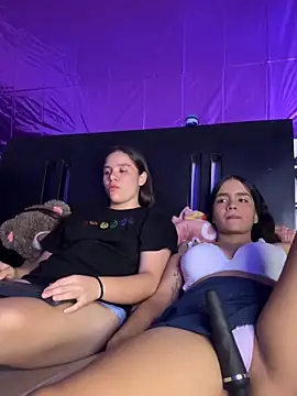 Ashley and Zoe online show from October 30, 2025, 11:16 pm