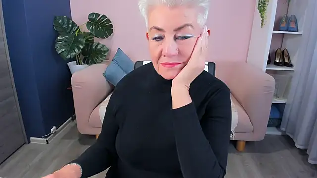 HotandMature online show from September 30, 2025, 7:57 am