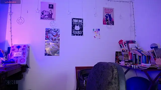 AlmaNanax online show from March 9, 2026, 3:21 am