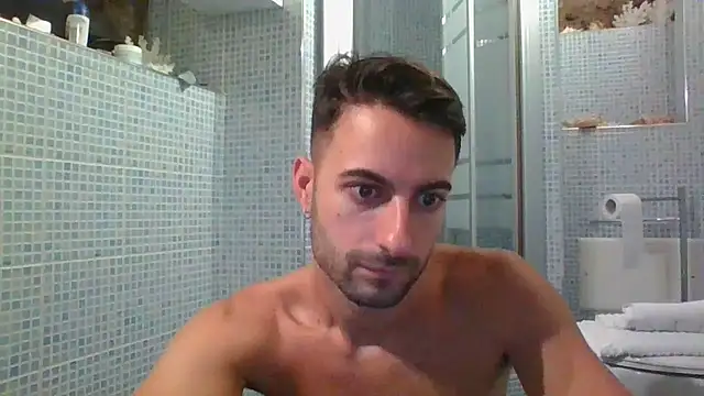 Amicisegreti online show from September 11, 2025, 7:19 am