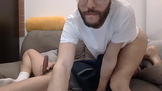 Amicisegreti online show from March 12, 2026, 8:15 pm