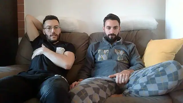 Amicisegreti online show from April 7, 2026, 5:30 am