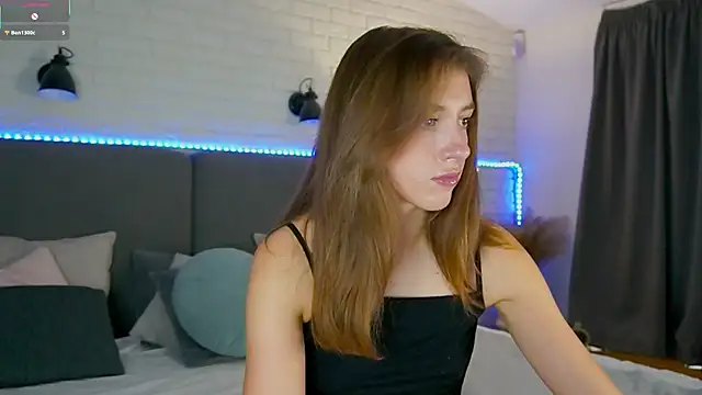 SweetVikki online show from October 20, 2025, 12:16 pm