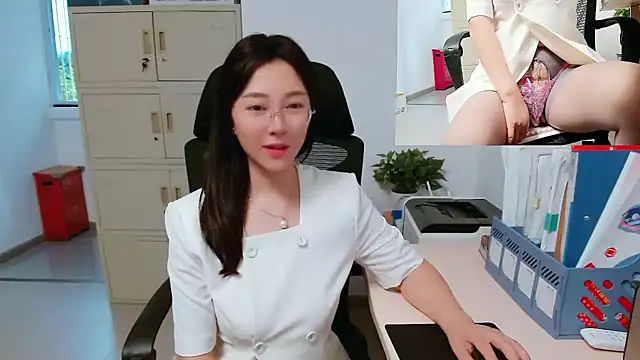 OL-Lily online show from September 19, 2025, 1:29 am
