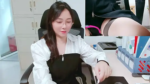 OL-Lily online show from October 15, 2025, 1:39 am