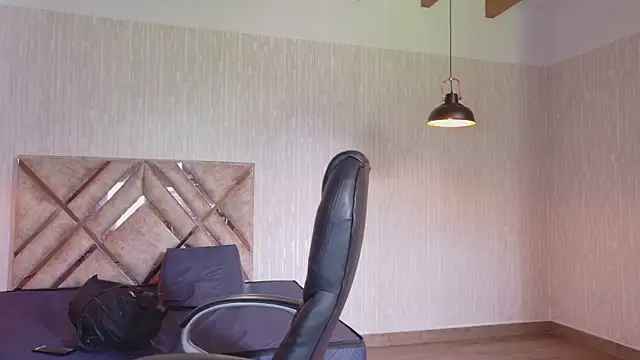 Olivia11  online show from February 20, 2026, 3:01 pm