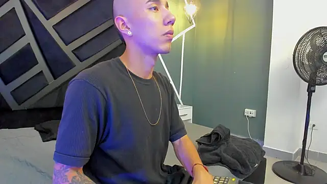 Justin Lakee online show from September 22, 2025, 11:18 pm