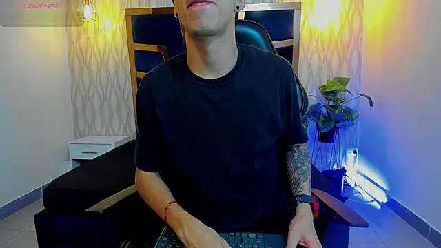 Justin Lakee online show from October 10, 2025, 11:15 pm