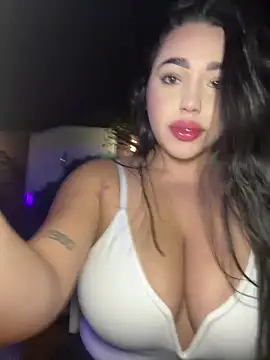 Snapshot of SofiaWildee chatting on February 5, 2026, 1:43 am SofiaWildee online show from February 5, 2026, 1:43 am