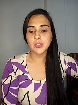 kariciasecreta online show from September 12, 2025, 1:28 am