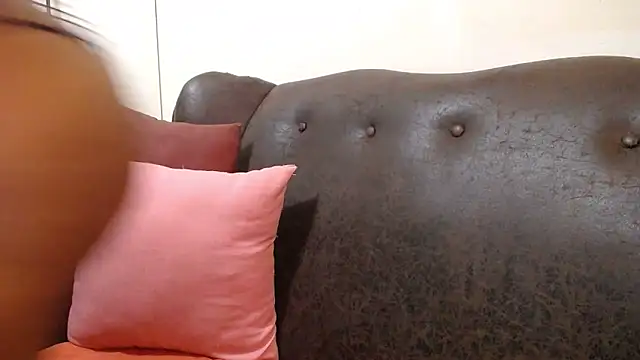 bustylaura4u online show from February 23, 2025, 3:40 pm